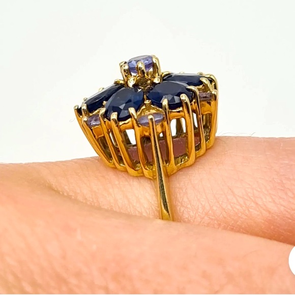 Vintage 14K Yellow Gold Sapphire Flower Cocktail Statement Ring Size 6 - Picture 5 of 9